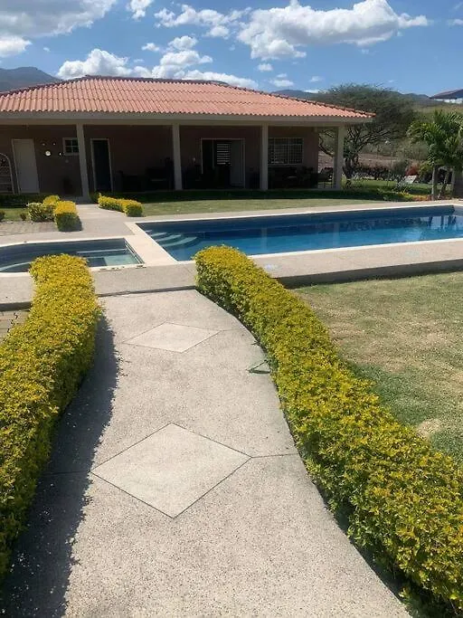 Quinta En El Valle De Yunguilla Cuenca